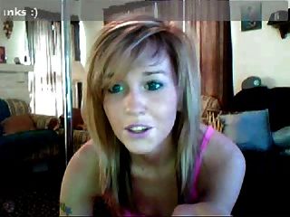 Blond auf Webcam ihr Geschick Stripper Geschick zeigen.