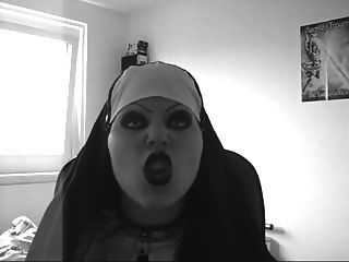 sexy böse Nonne lipsync