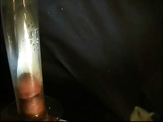 ein großer Spritzer im Glas