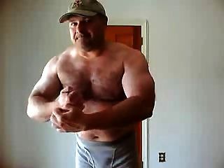 haariger musclebear dad biegen