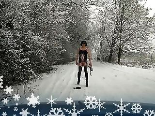 Trans Sissy Schlampe Winter Outdoor-Flash