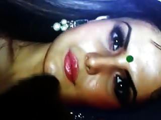 Zarin Khan Gesicht abspritzen