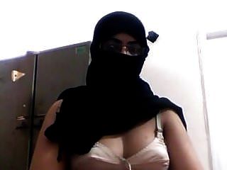 desi hijab sehr große titten webcam gebet moslemischer arsch niedlich