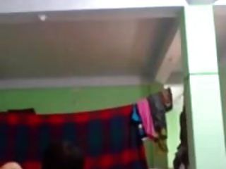 Desi Bhabhi Affäre mit Devar heimlich Schlafzimmer Ehemann nach Hause